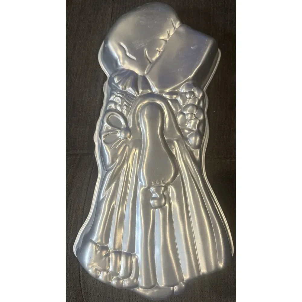 Holly Hobbie 1975 large cake pan. American Greetings Wilton‎ aluminum 17
